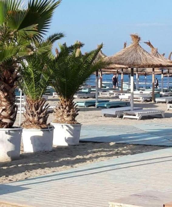 Alezzy Beach Apartament Prima Linie La Mare 那沃达利 外观 照片